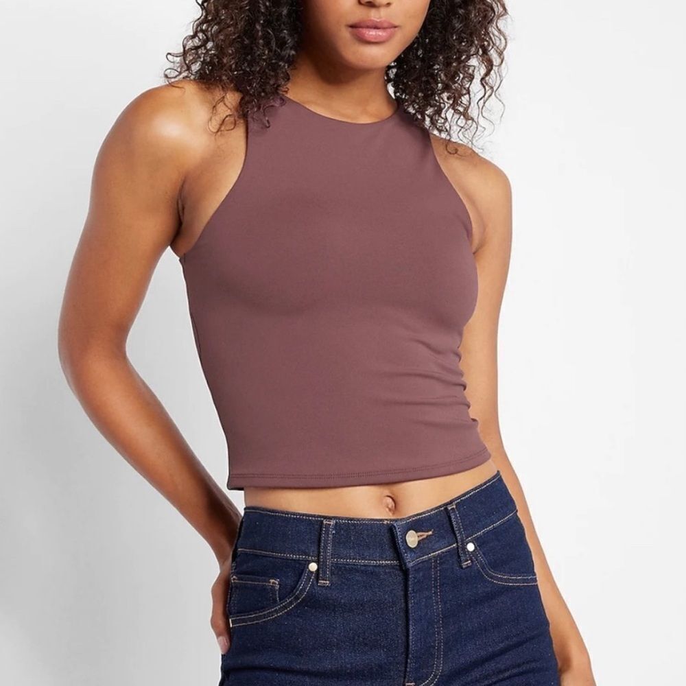 NWT Express Body Contour High Compression High Neck Cropped Tank- Size XS